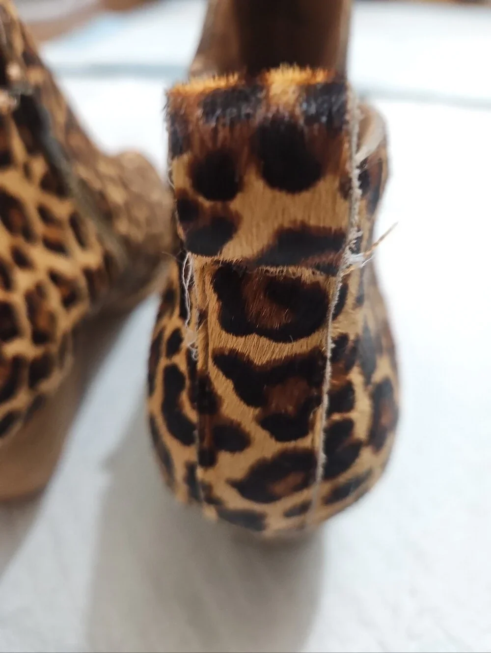 Very Volatile Women's Leopard Print Double Zipper Fur Booties Sz 9